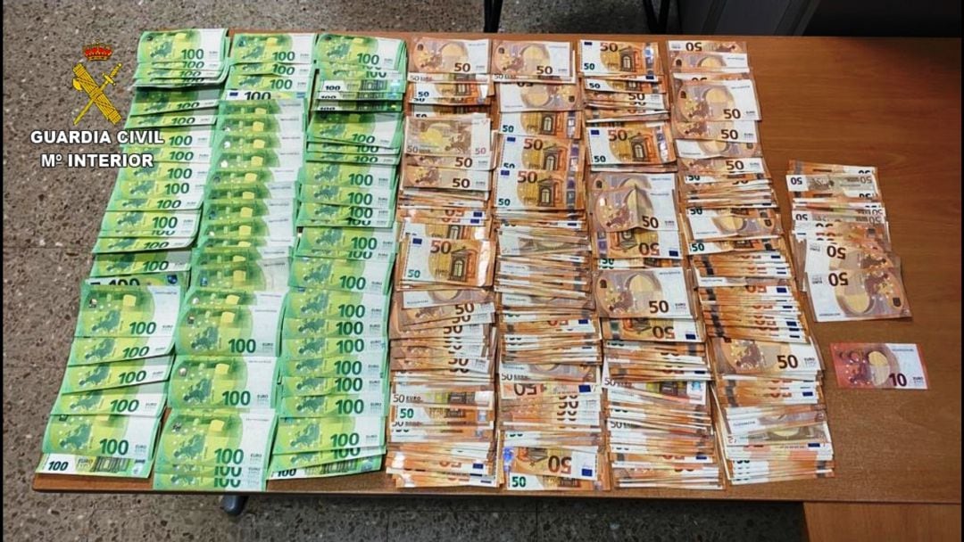 Dinero interceptado a las detenidas