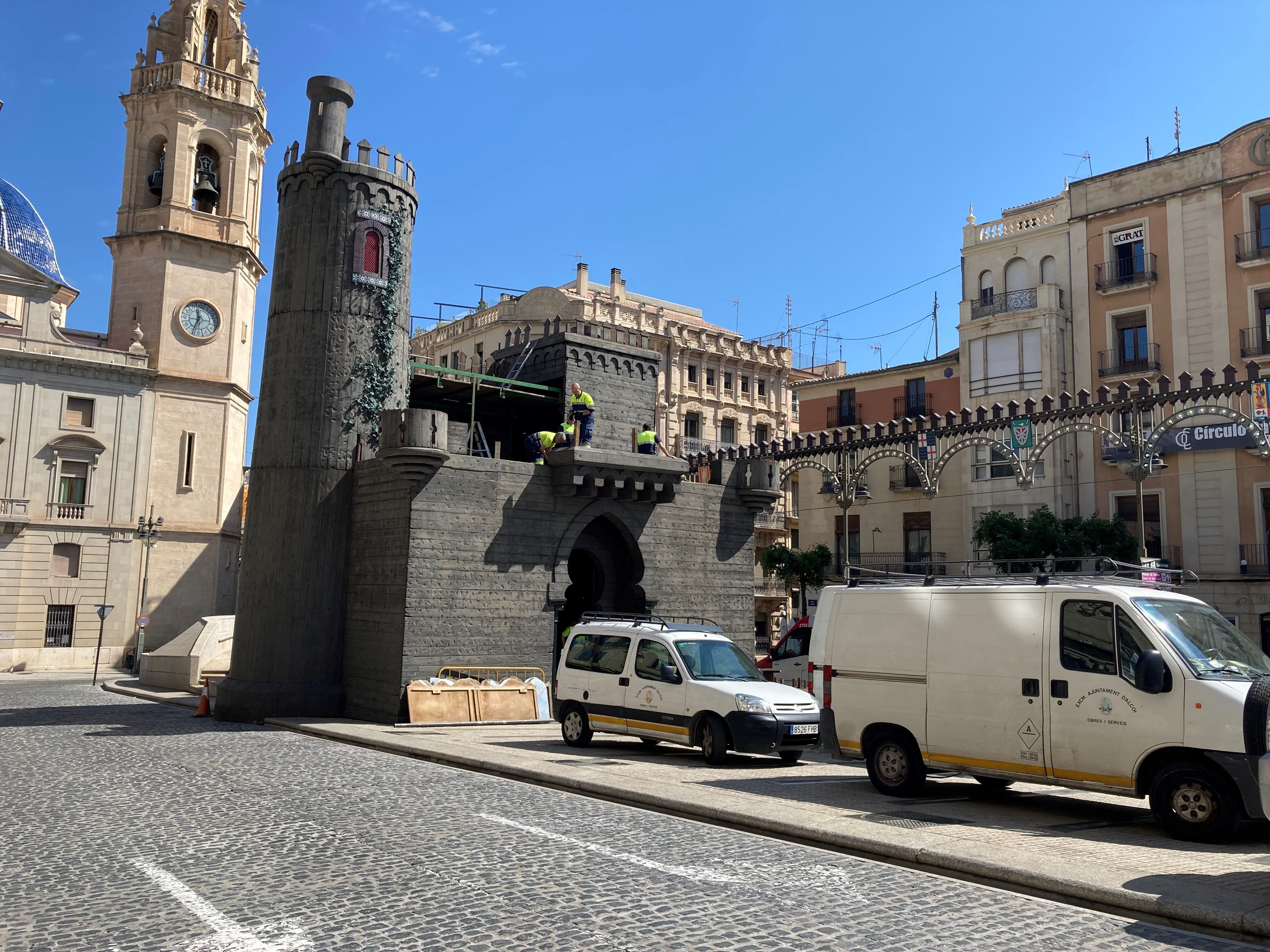 Desmontaje del Castillo de Fiestas de Alcoy