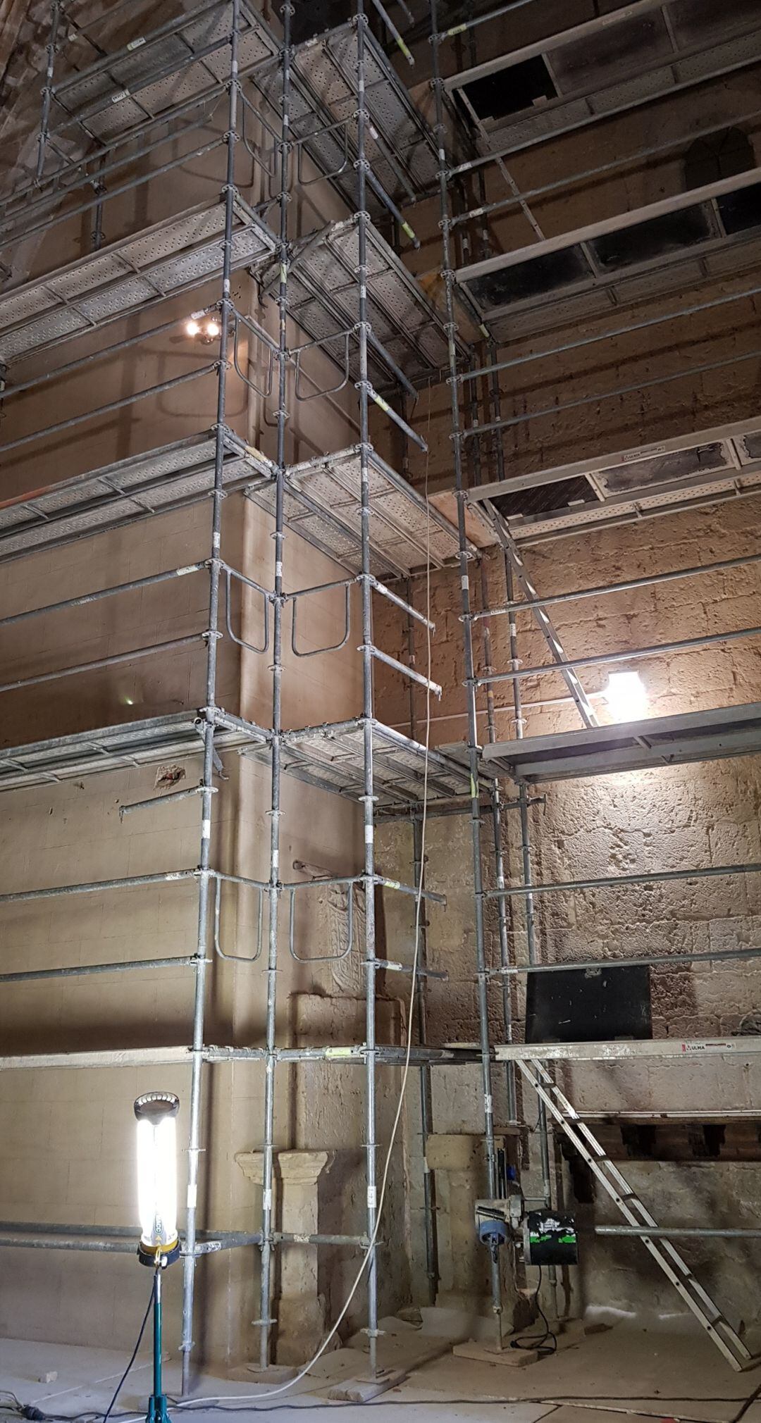 Restauración de la torre de la iglesia de Santa Eulalia en Paredes de Nava (Palencia)