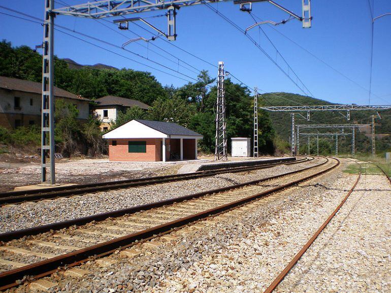 Trazado ferrovicario actual a su paso por el municipio de Torre del Bierzo