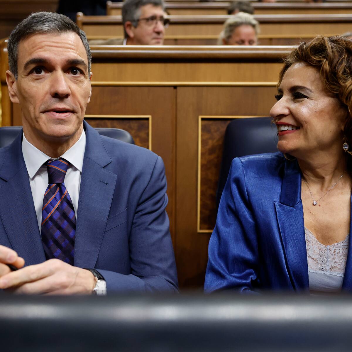 Pedro Sánchez comparte lo que lleva en su mochila en la última parodia del 'Si amanece': "¿Por qué llevas una ristra de ajos?"