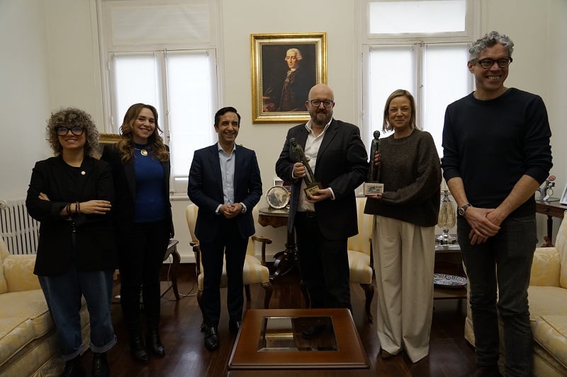 Recepción del alcalde y portavoces a Eduardo Pereira. Foto/Concello Ferrol