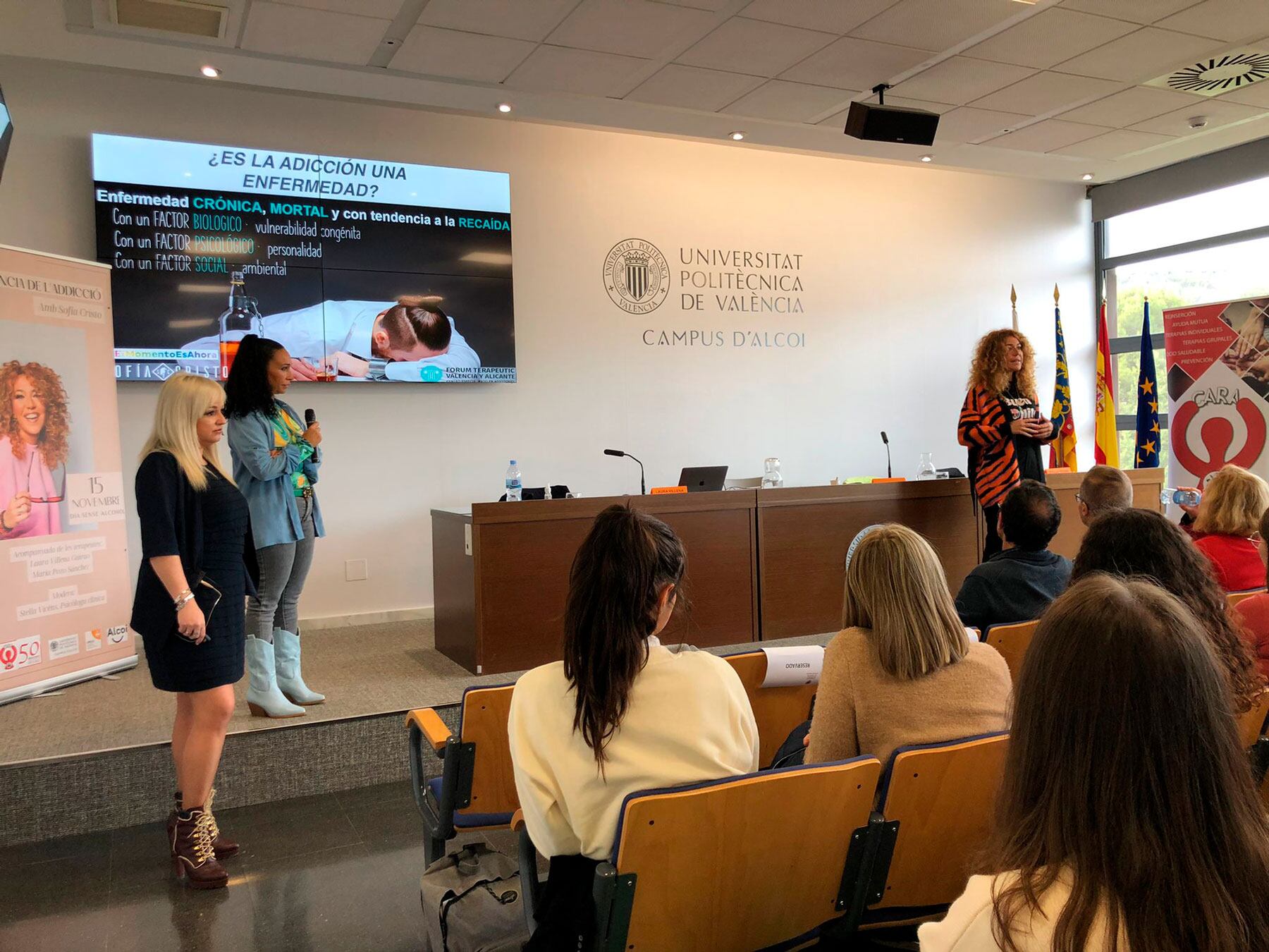 Sofía ha estado acompañada tanto por la mañana como por la tarde por las terapeutas María Pozo y Laura Villena