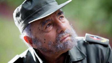 Juan Luis Galiardo como Fidel Castro en la película I love Miami.