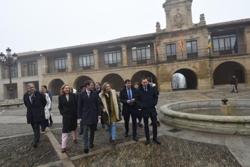 El Consejo de Gobierno, presidido por el presidente de La Rioja, Gonzalo Capellán, se ha desplazado a Santo Domingo de la Calzada | Gobierno de La Rioja