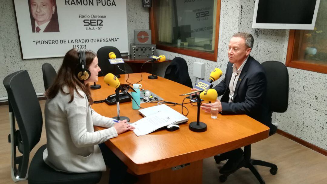 El secretario de los socialistas en Ourense en el estudio Ramón Puga de Radio Ourense