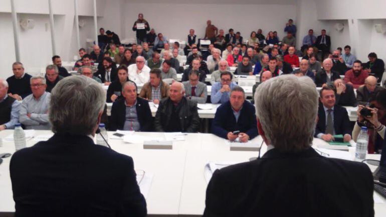 Un momento de la última Junta de Accionistas del Elche C.F.