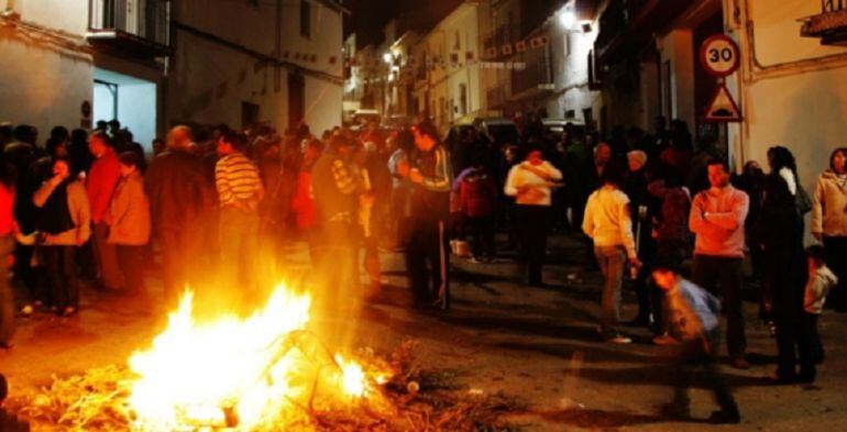 Hogueras y Tambores en la noche del 18 de marzo en Alcalá la Real