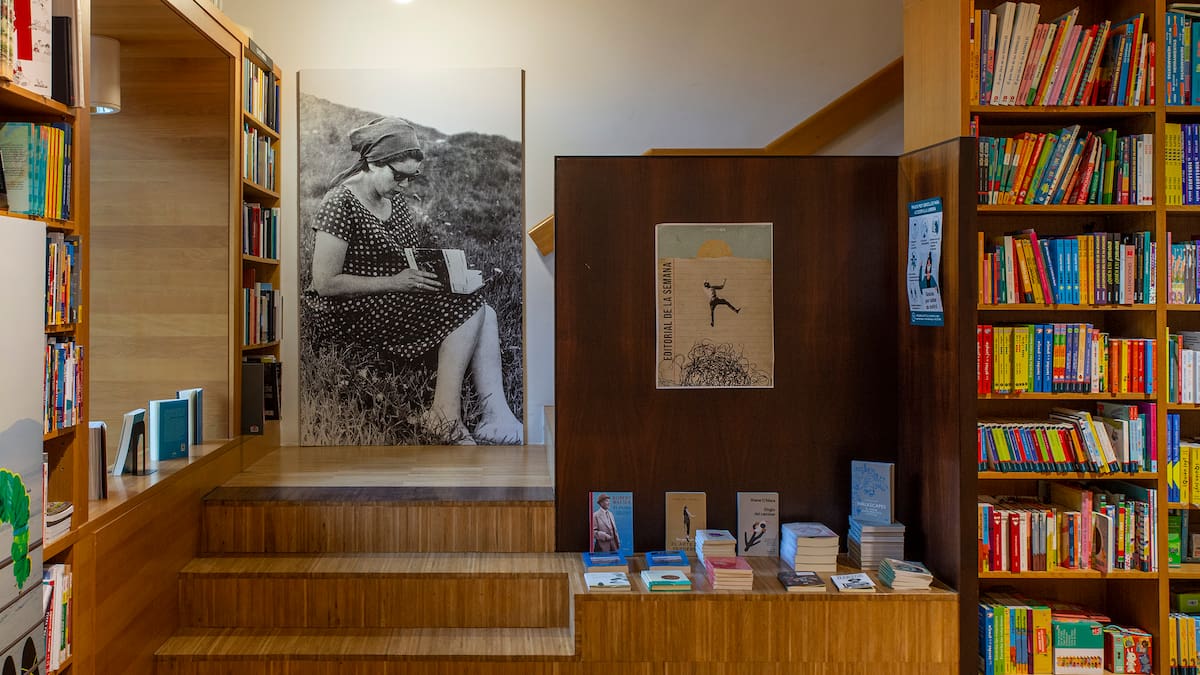La libreria Gil recibe el Premio Boixareu Ginesta al librero del año