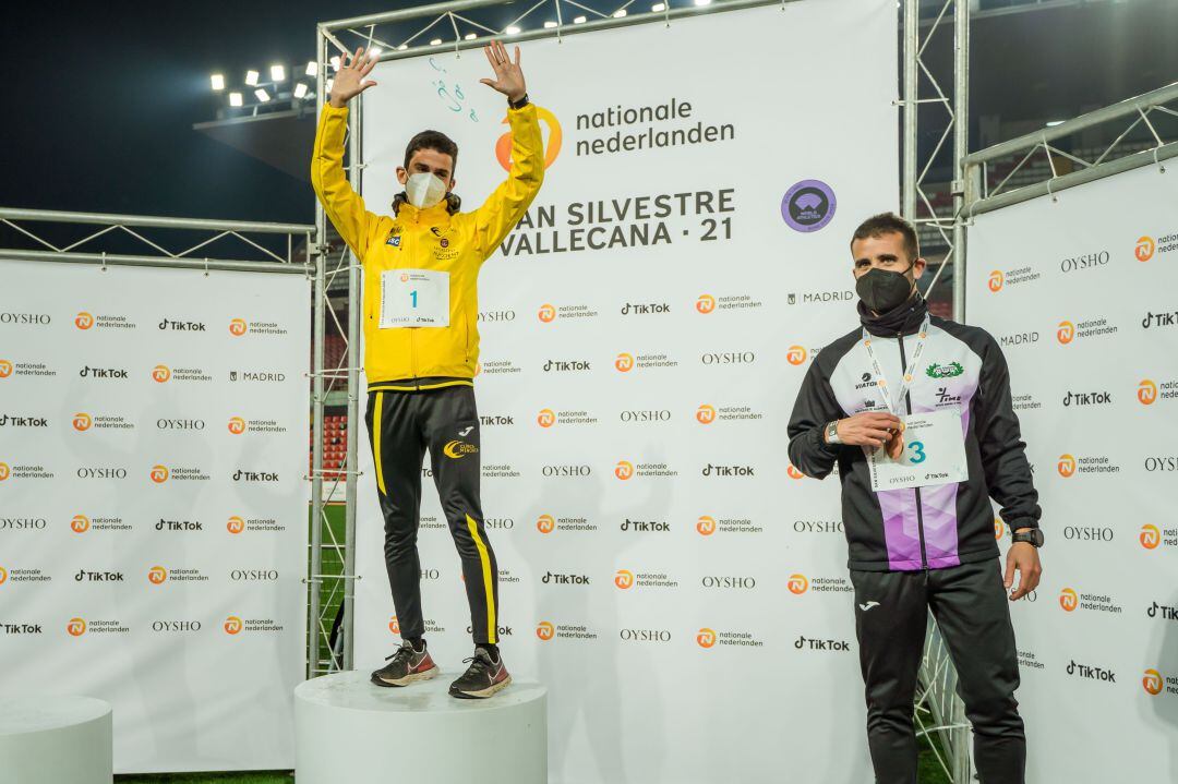 El atleta pedroteño en lo más alto del podio 