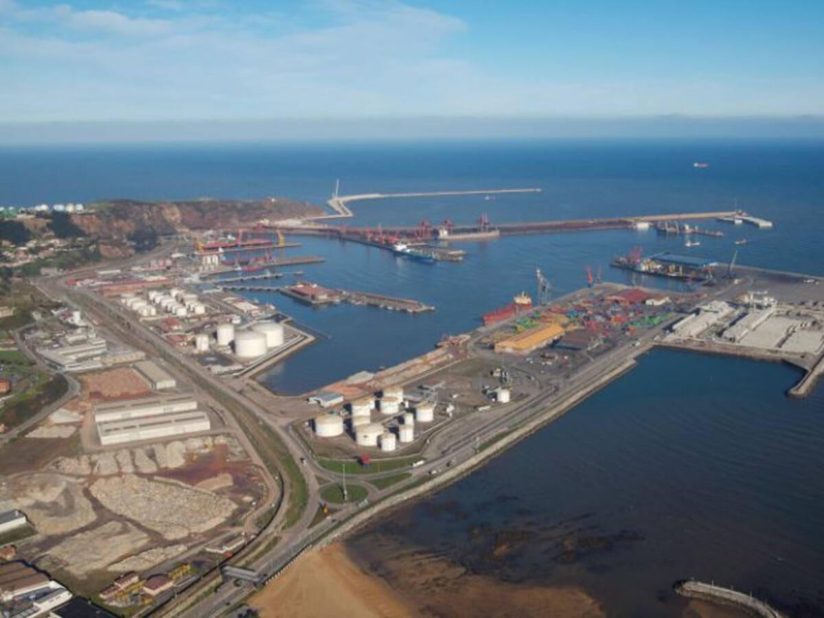 El Puerto adjudica la construcción de una pantalla antipolvo en Aboño