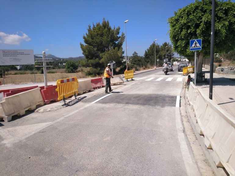 La avenida se vuelve a abrir al tráfico después de que hayan finalizado los trabajos de asfalto