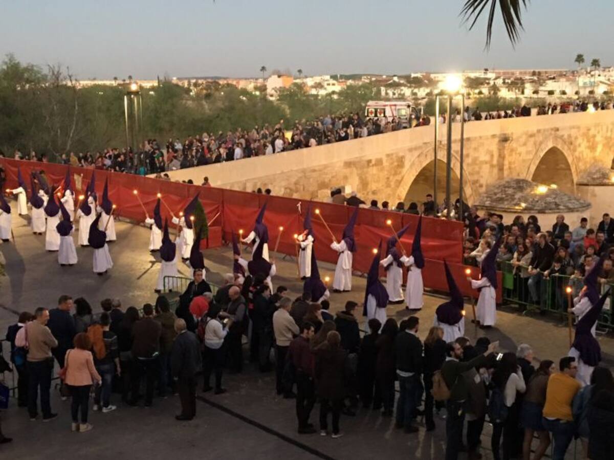 La Agrupación de Cofradías no participará ni asumirá las conclusiones de la Comisión de usos del Casco Histórico
