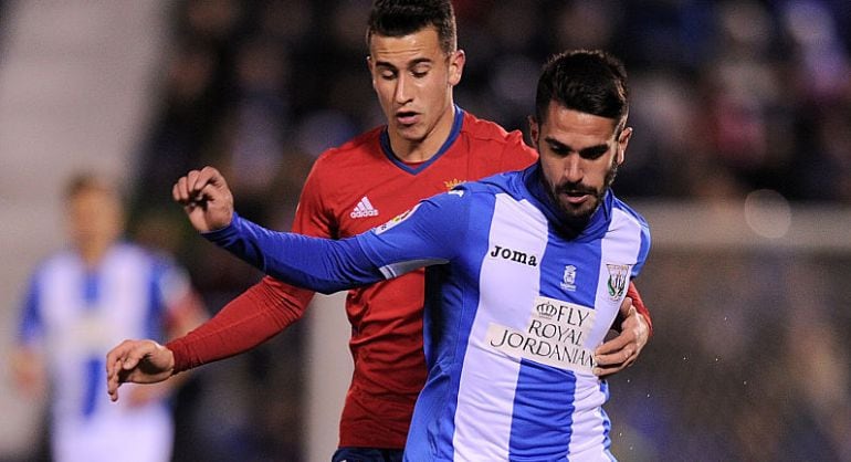 Pablo Insua, en un encuentro de la temporada pasada ante Osasuna.