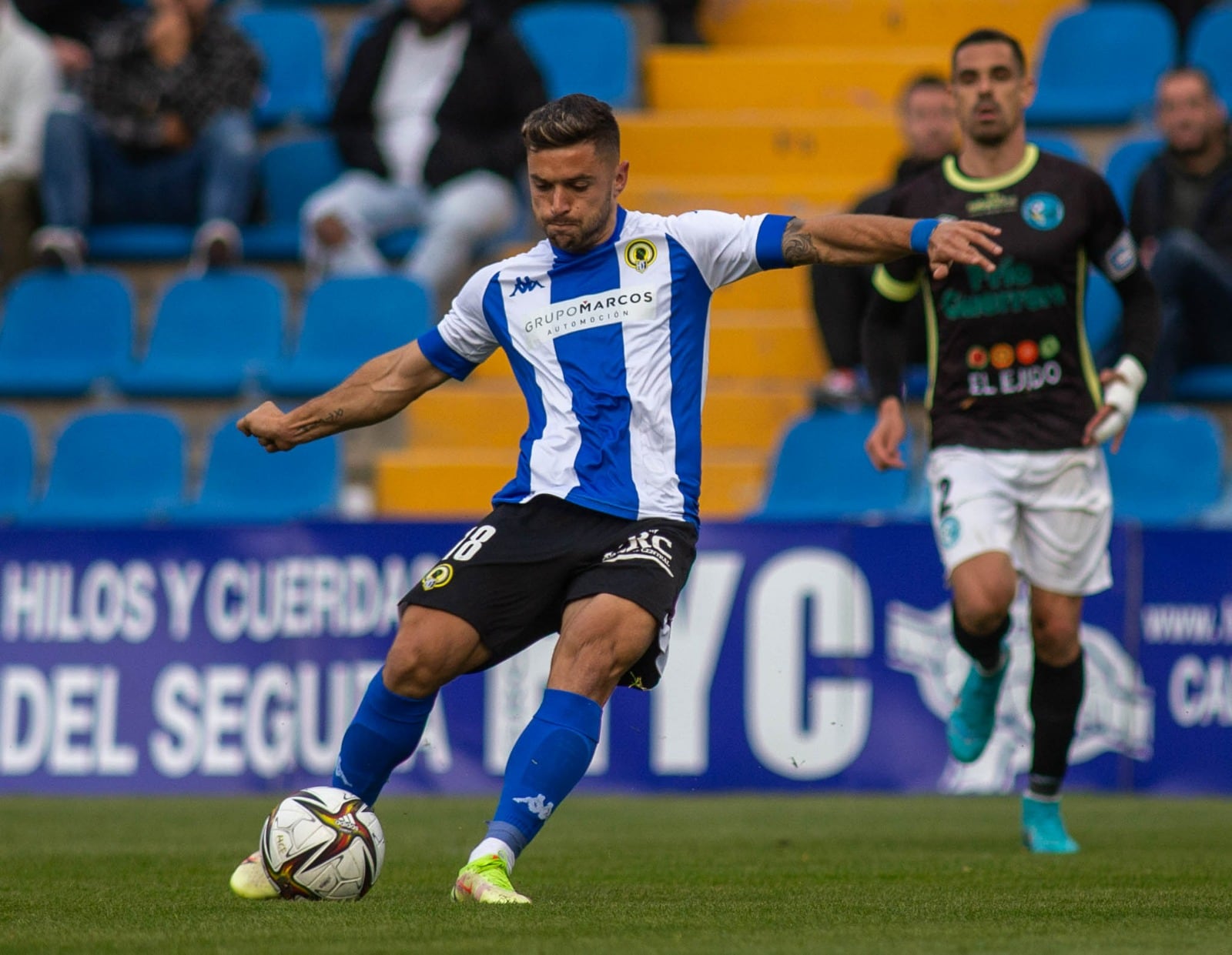 Pau Miguélez, jugador del Hércules CF, en el Rico Pérez