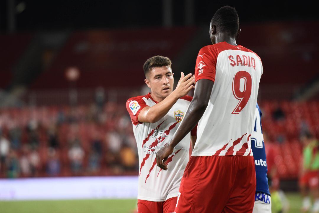 Portillo y Sadiq después de la victoria ante el Oviedo.