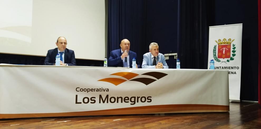 Momento de la clausura de la Asamblea General de la Cooperativa Los Monegros de Sariñena