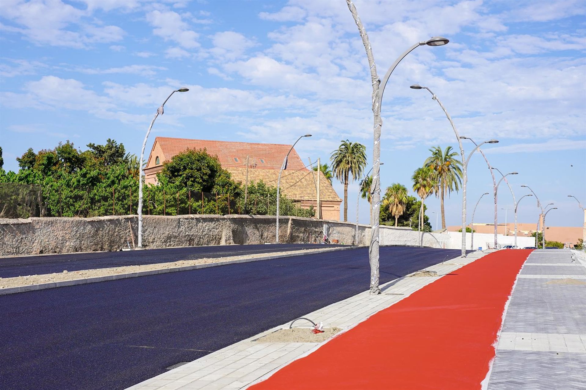 Reapertura tras las obras de ampliación del Camino de las Ventillas, en Motril