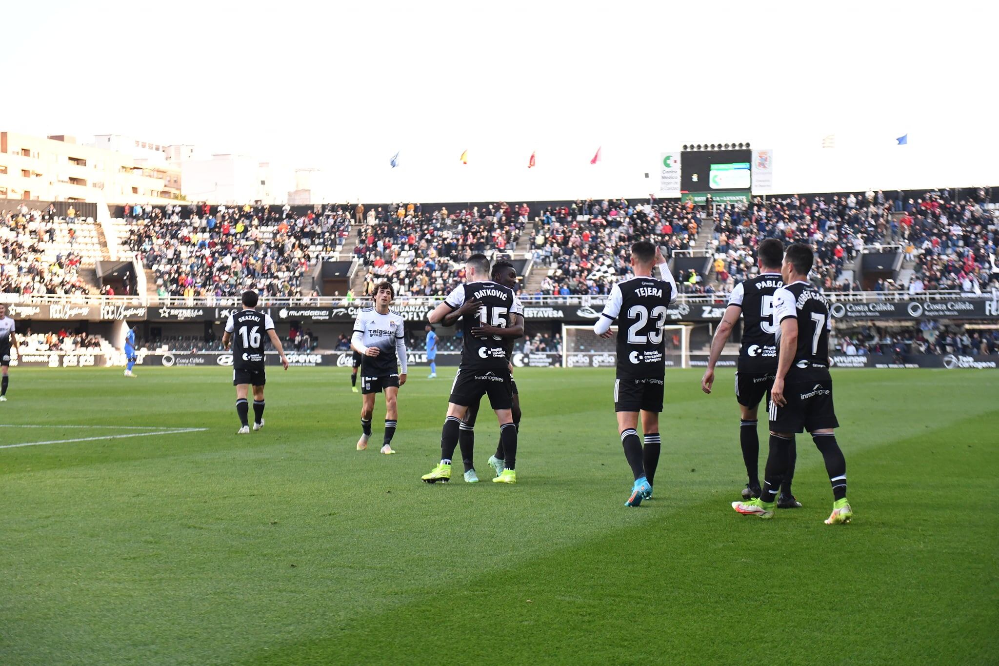 Los jugadores del FC Cartagena celebran en el Cartagonova