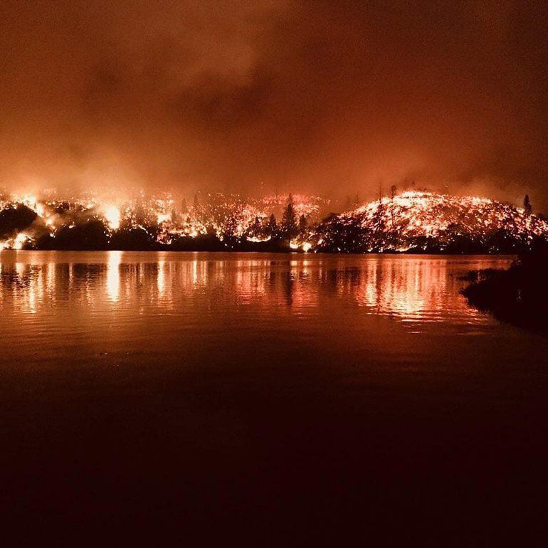 El incendio Carr cerca de Redding, Whiskeytown, California, USA. 