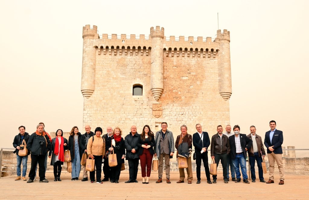 Los representantes del clúster Discover Duero Douro en el Castillo de Peñafiel