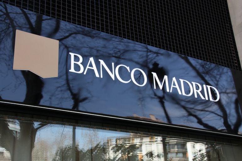 Tranquil·litat i poca activitat a l&#039;oficina de Banco Madrid a Barcelona el dia després de la intervenció