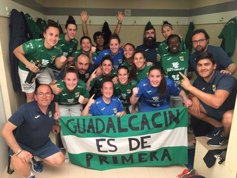 El Guada celebrando su permaenencia en la categoría