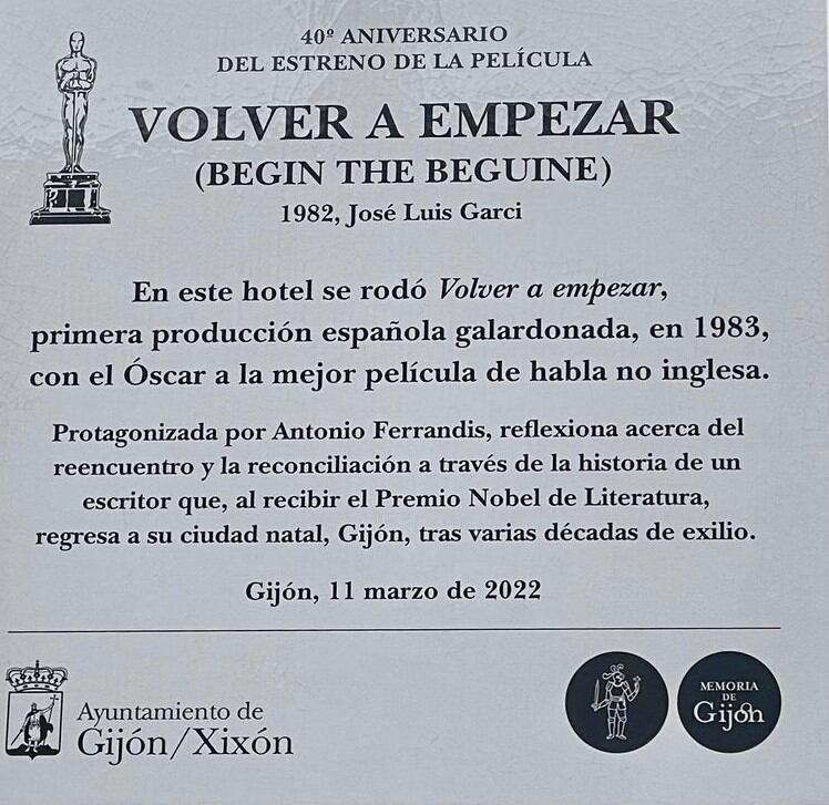 Placa de la película 'Volver a empezar' por el 40 aniversario.