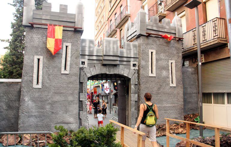 El castell medieval de la plaça de la Farga que va guanyar el primer premi l'any passat