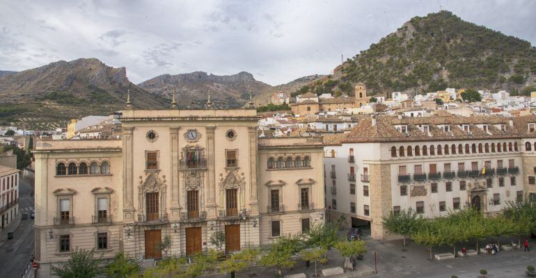 Fachada principal del Ayuntamiento de Jaén.