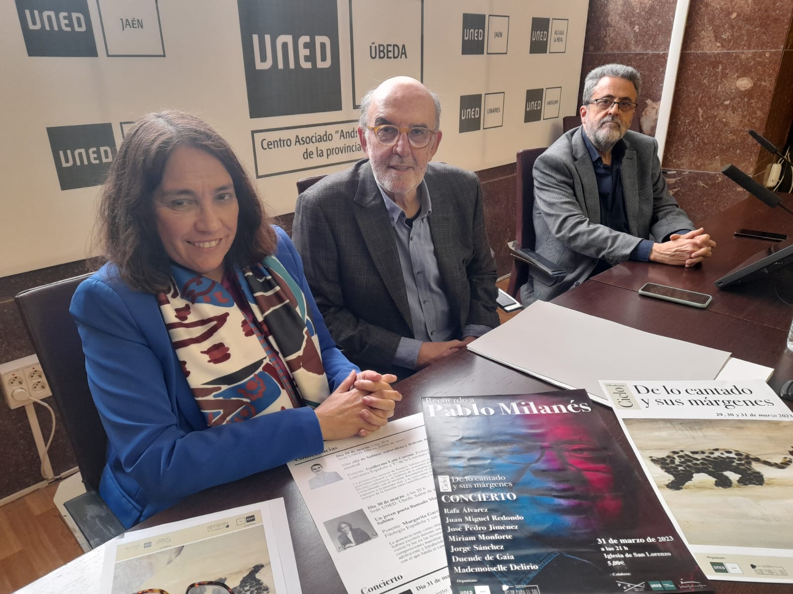 De lo cantado y sus márgenes