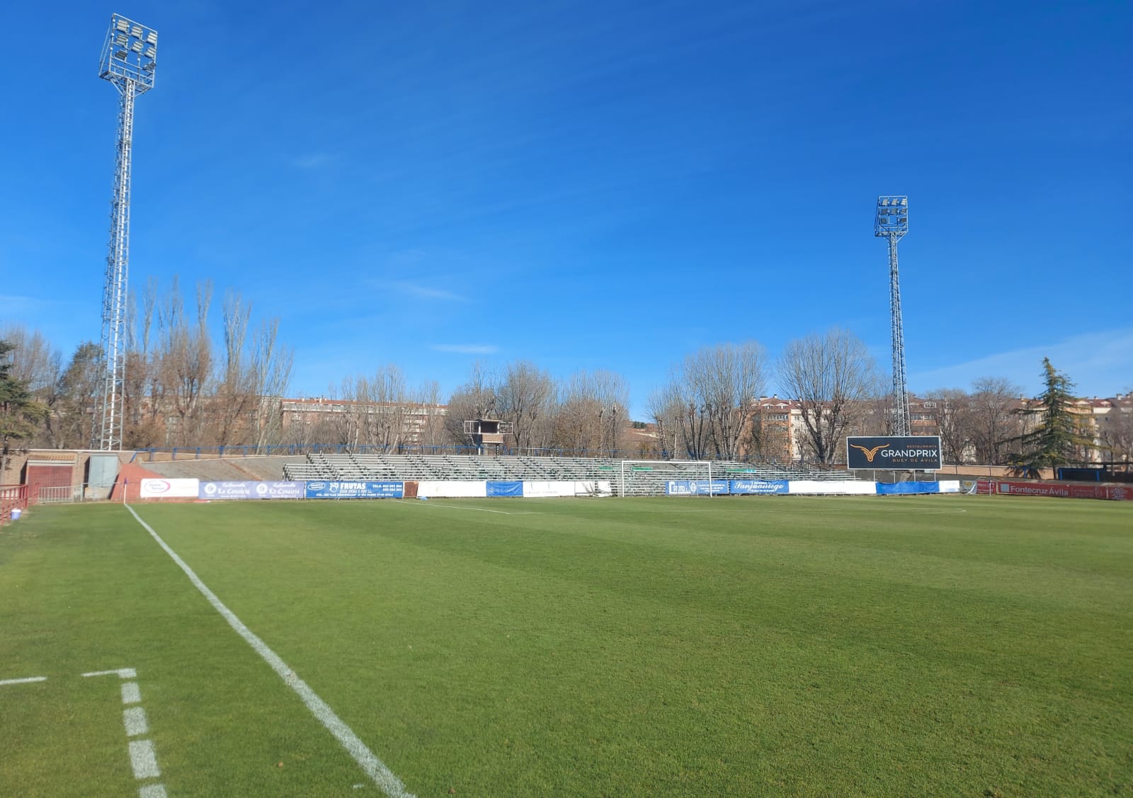 Las gradas supletorias han permitido aumentar de manera considerable el aforo del Estadio Adolfo Suárez