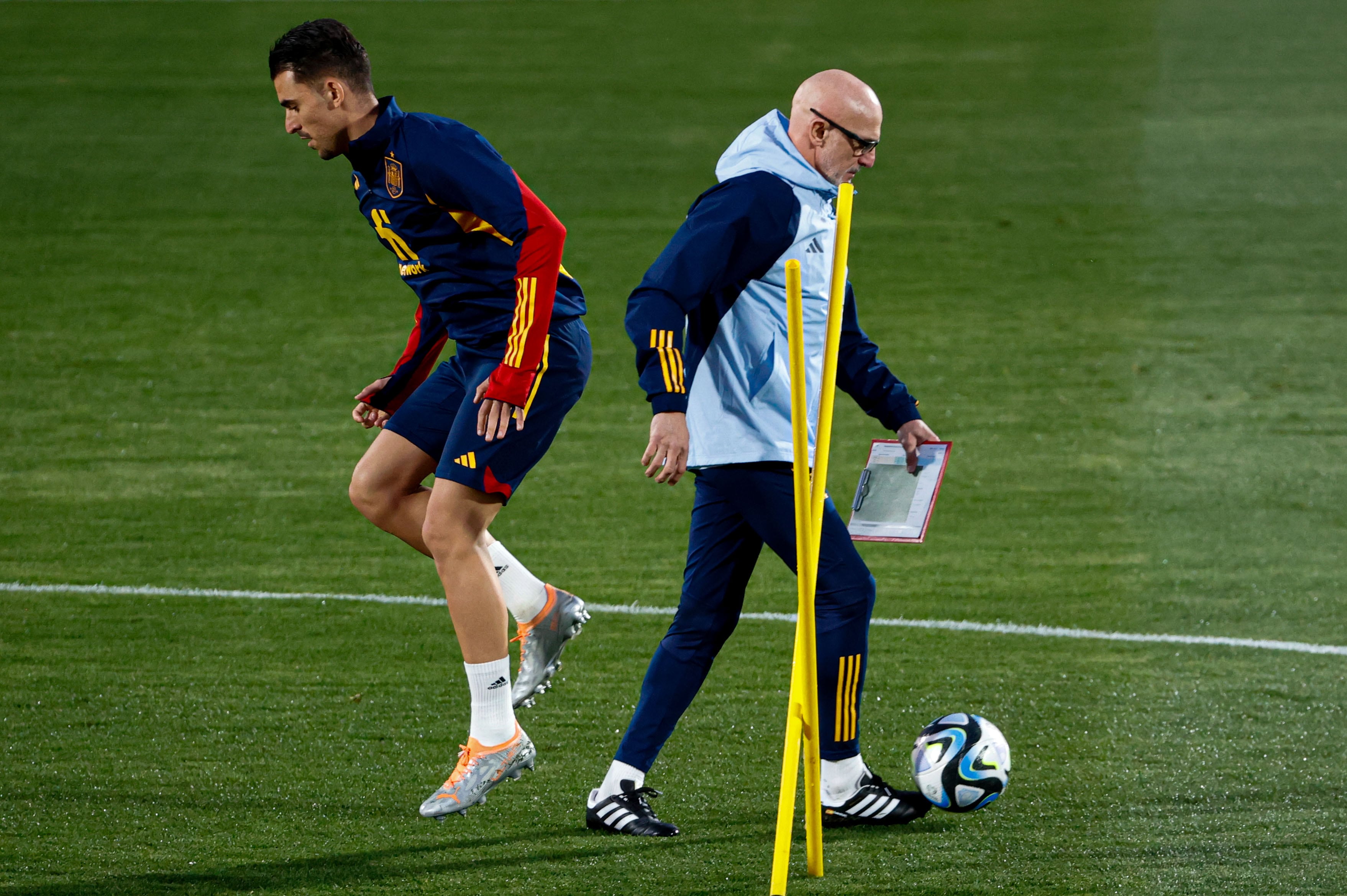 Luis De la Fuente debuta en el banquillo de la selección española absoluta contra Noruega.