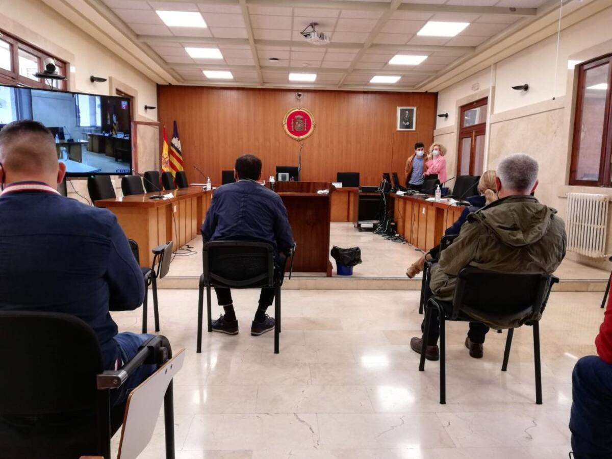 Siete acusados admiten robos de vehículos y falsificaciones en Mallorca