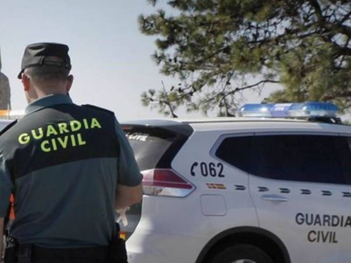 Cuarenta personas agreden a nueve guardias civiles al salir de comer en El Rinconcillo