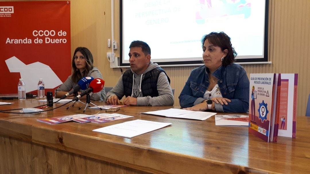 Los responsables de CCOO presentes en la jornada: Yolanda Martín (i), Jorge Melero y Sheila Mateos (d)