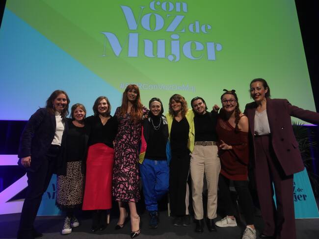 Ponentes en el ciclo Con Voz de Mujer celebrado en San Fernando