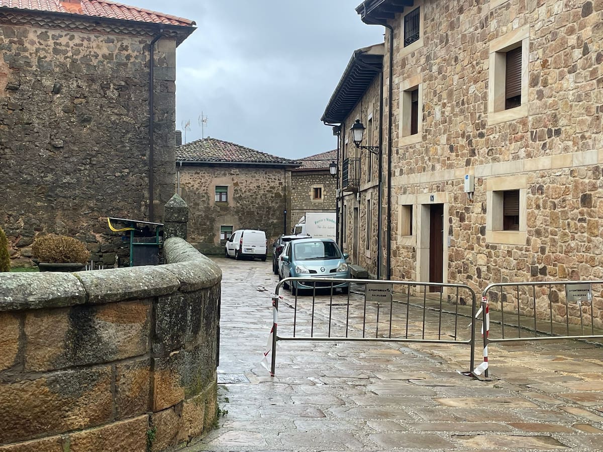 La crecida del río Duero anega Salduero a su paso