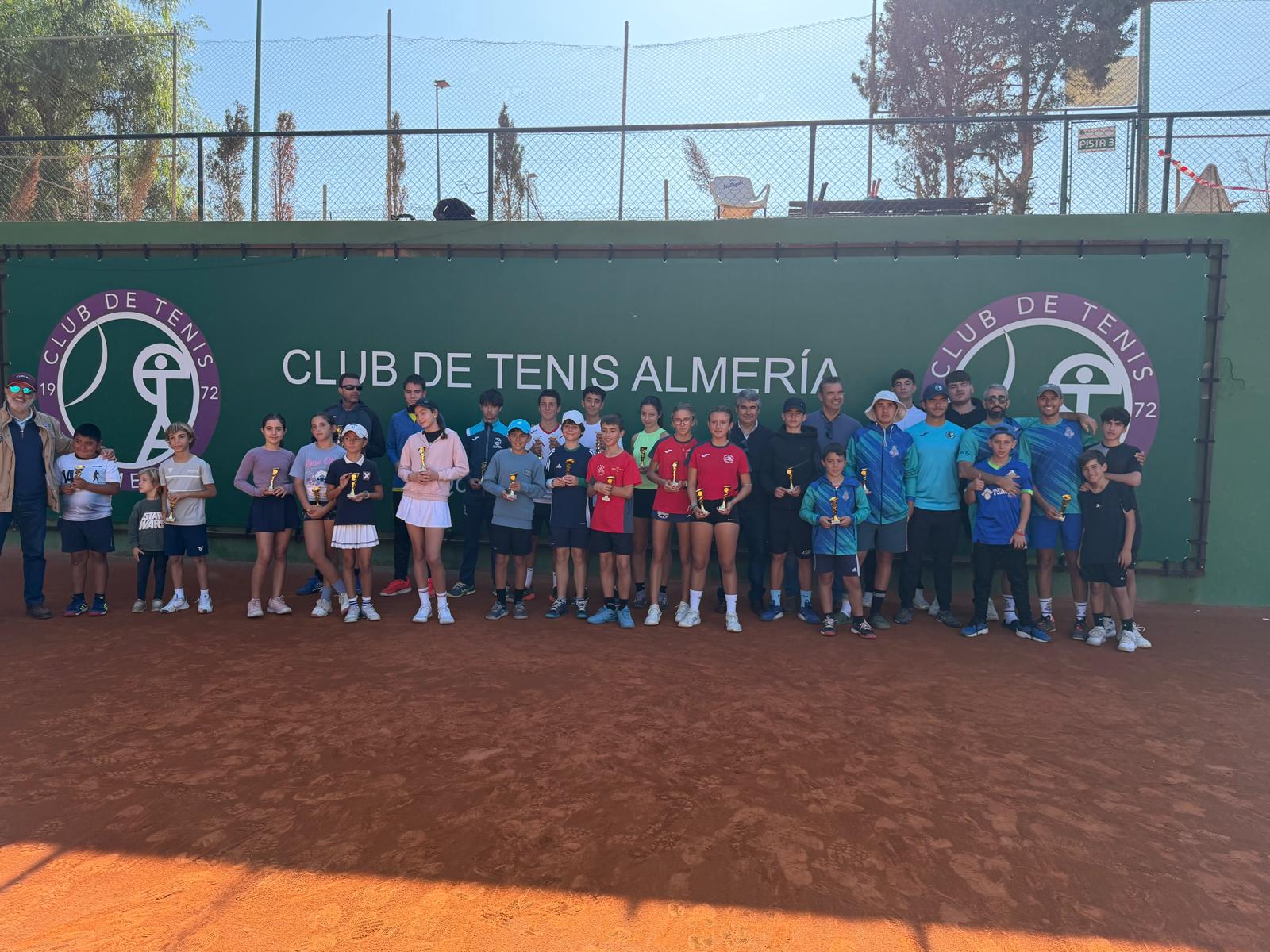 Foto de familia del Memorial Pepe Gázquez Megasa Suministros Agrícolas.