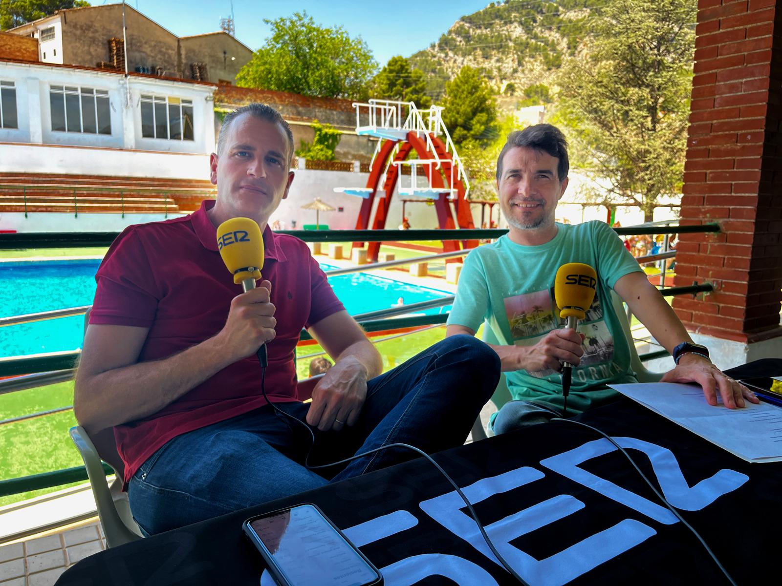 Alberto Belda en SER Deportivos Alcoy desde la piscina José Trenzano Alós