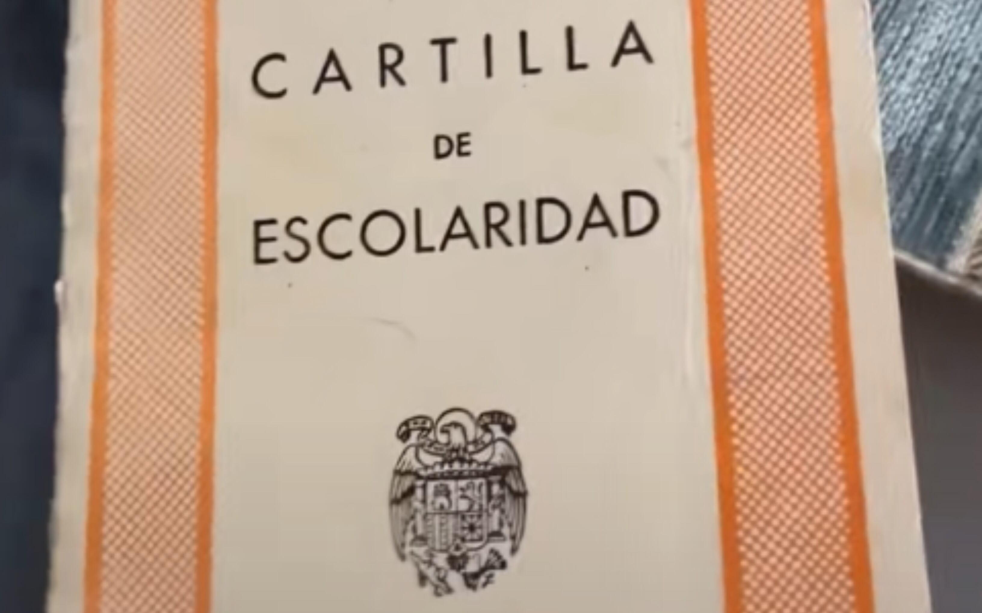 Cartilla de escolaridad.