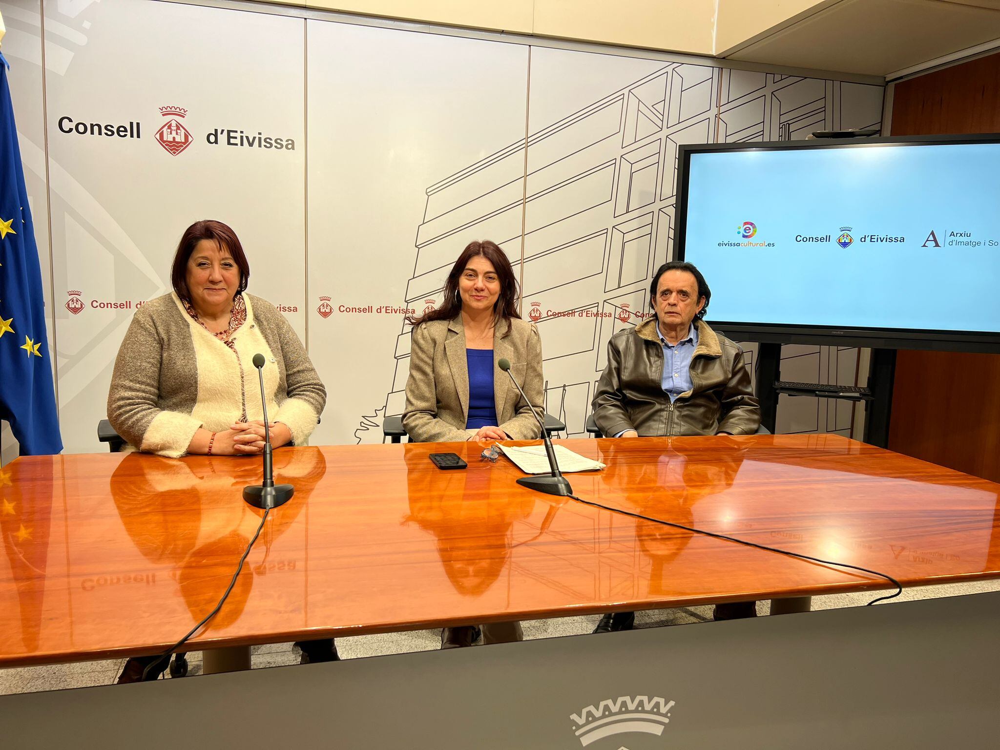 Un momento durante la presentación de las ayudas