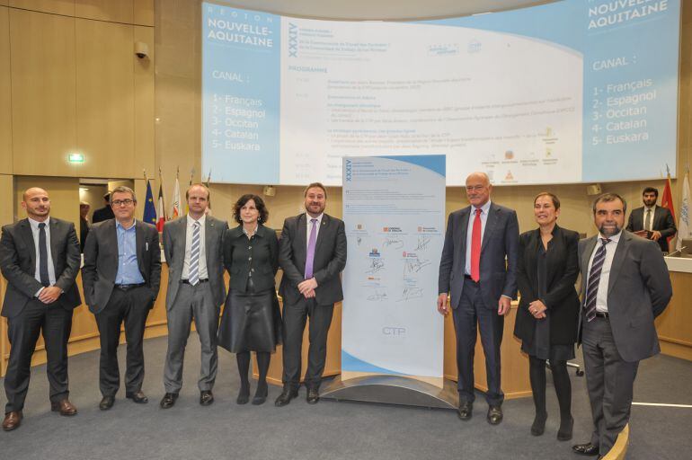 Participants en la reunió de la Comunitat de Treball dels Pirineus on es va decidir posar en marxa el projecte 'Trampoline'.