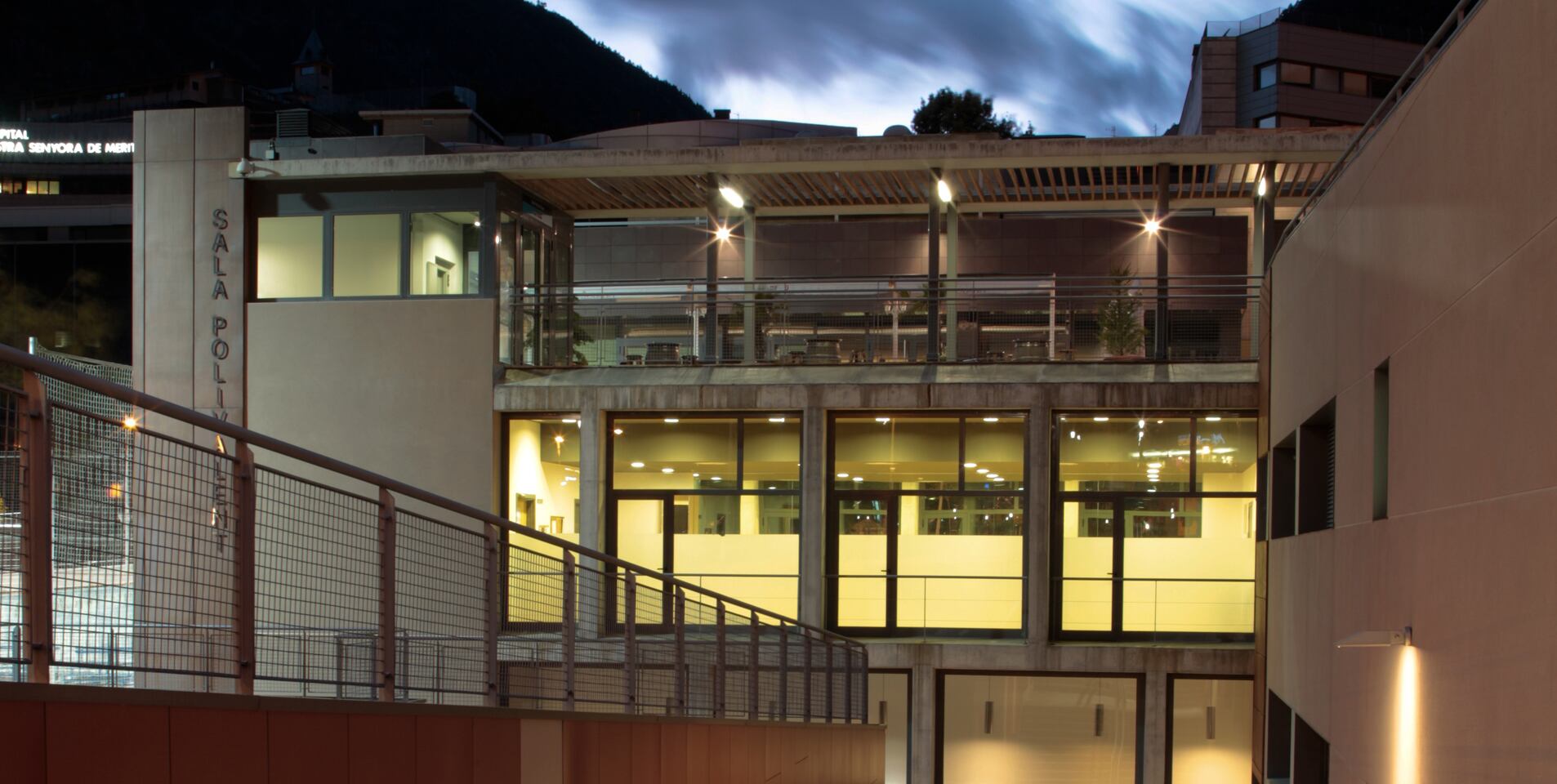 Façana de l'edifici del Prat del Roure d'Escaldes.