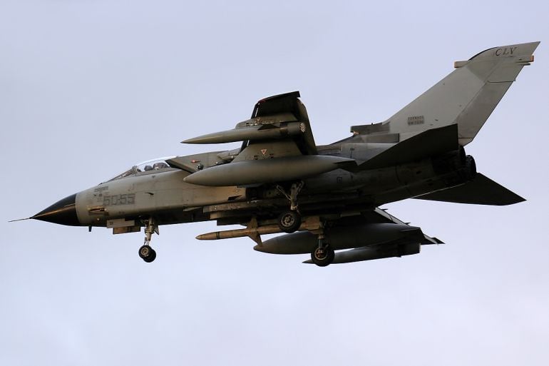 Avión Panavia Tornado de Italia volando durante un curso de vuelo del TLP en Albacete