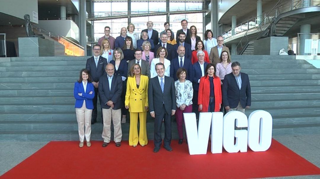 Los 27 miembros que integran la lista del PSOE en Vigo para las municipales del 26-M