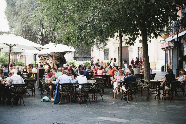 Denuncian que la tramitación de una terraza dura meses