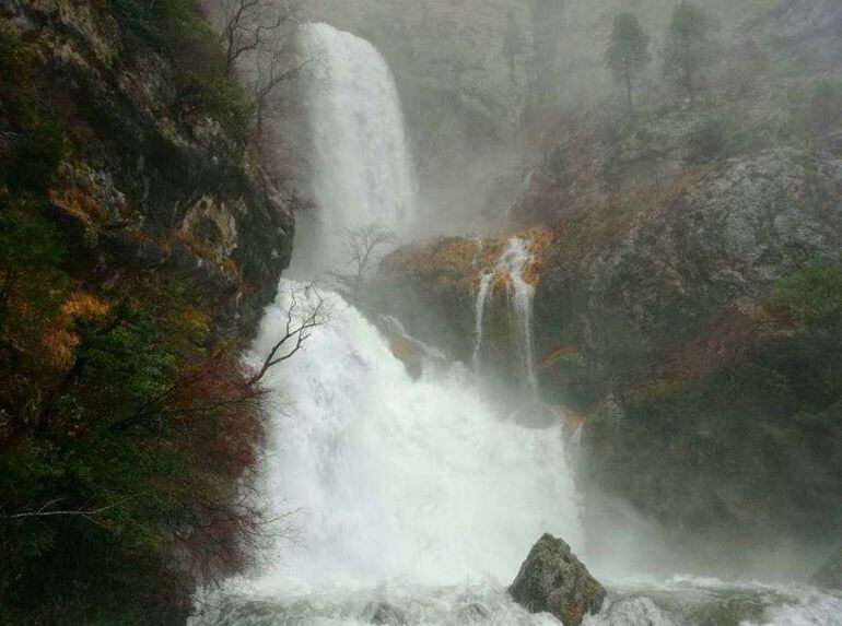 Reventón de los Chorros del Río Mundo