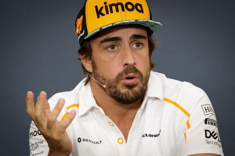 Fernando Alonso responde a los medios