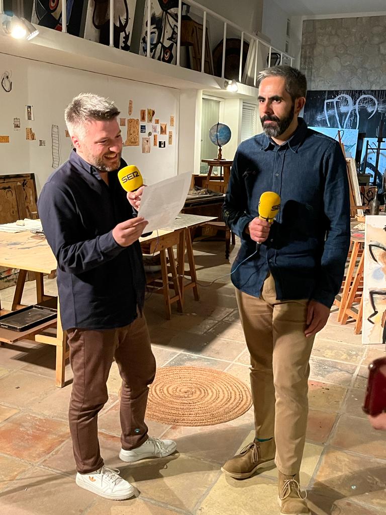 Aimar Bretos y Francisco Copado, director de Fundació Miró Mallorca en el taller de Joan Miró